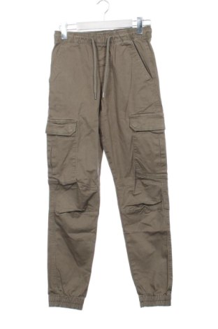 Męskie spodnie Bershka, Rozmiar XS, Kolor Zielony, Cena 107,17 zł, #136541785