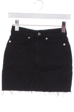 Пола Bershka, Размер XXS, Цвят Черен, Цена 15,33 €