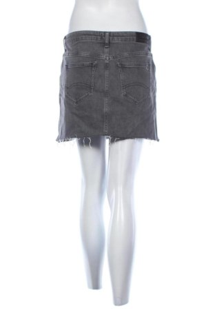 Пола Tommy Hilfiger, Размер M, Цвят Сив, Цена 42,43 €