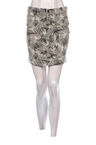 Пола Vero Moda, Размер M, Цвят Многоцветен, Цена 10,73 €