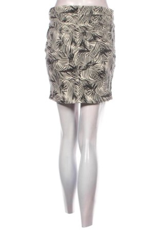 Пола Vero Moda, Размер M, Цвят Многоцветен, Цена 10,73 €