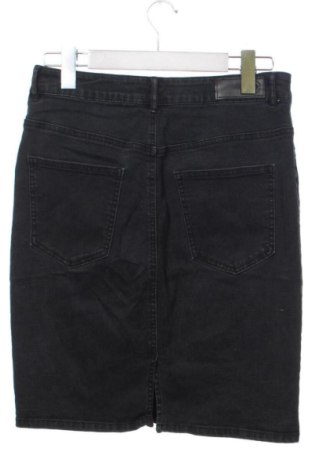 Пола Vero Moda, Размер M, Цвят Черен, Цена 14,31 €