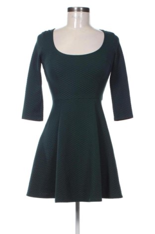 Рокля Bershka, Размер XS, Цвят Зелен, Цена 20,45 €