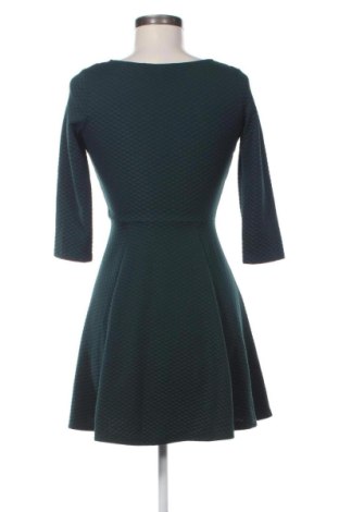 Рокля Bershka, Размер XS, Цвят Зелен, Цена 20,45 €