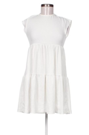 Φόρεμα Bershka, Μέγεθος XS, Χρώμα Λευκό, Τιμή 20,00 €