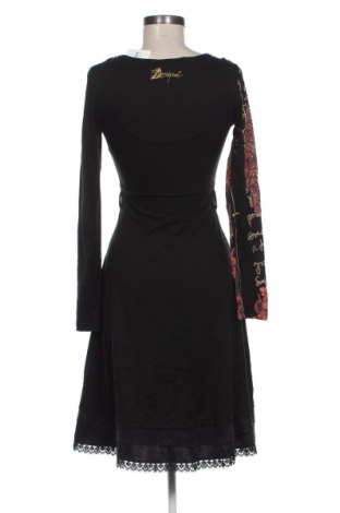 Рокля Desigual, Размер S, Цвят Многоцветен, Цена 42,43 €