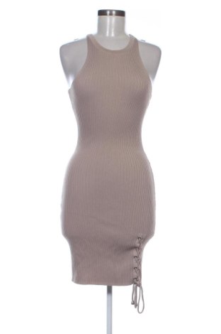 Sukienka Guess, Rozmiar M, Kolor Brązowy, Cena 603,62 zł