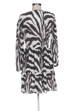 Rochie H&M, Mărime M, Culoare Multicolor, Preț 123,99 Lei