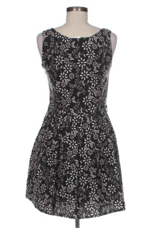 Рокля Mela Loves London, Размер S, Цвят Многоцветен, Цена 24,55 €