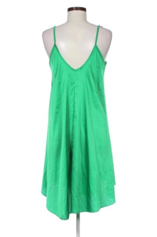Sukienka NEW COLLECTION, Rozmiar M, Kolor Zielony, Cena 131,49 zł