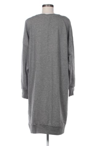 Рокля ONLY Carmakoma, Размер XXL, Цвят Сив, Цена 25,05 €