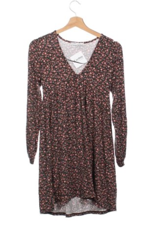 Kleid Pull&Bear, Größe XS, Farbe Mehrfarbig, Preis 25,99 €