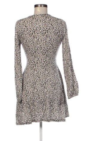 Kleid Pull&Bear, Größe M, Farbe Mehrfarbig, Preis 25,99 €