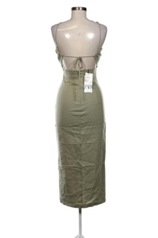 Kleid Zara, Größe XS, Farbe Grün, Preis 39,37 €