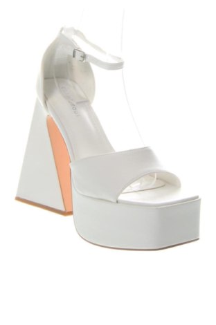 Sandalen Glamorous, Größe 39, Farbe Weiß, Preis 47,57 €