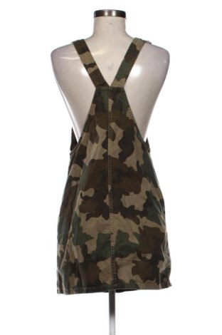 Latzkleid Terranova, Größe M, Farbe Mehrfarbig, Preis 20,00 €
