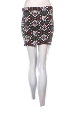 Пола Fb Sister, Размер M, Цвят Многоцветен, Цена 2,04 €