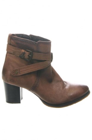 Дамски боти Unbranded, Размер 40, Цвят Бежов, Цена 42,94 €