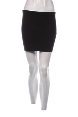 Пола ASOS, Размер M, Цвят Черен, Цена 2,55 €