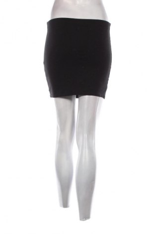 Пола ASOS, Размер M, Цвят Черен, Цена 2,55 €