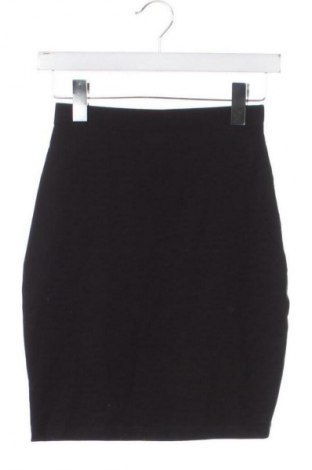 Пола About You, Размер XS, Цвят Черен, Цена 4,09 €