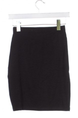 Пола About You, Размер XS, Цвят Черен, Цена 4,09 €