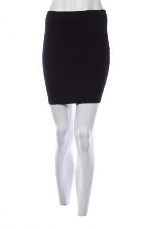 Пола Amisu, Размер S, Цвят Черен, Цена 2,04 €