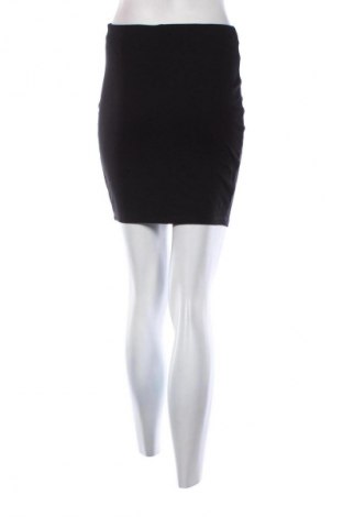 Пола Amisu, Размер S, Цвят Черен, Цена 2,04 €