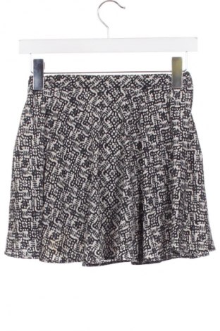 Пола Bershka, Размер S, Цвят Многоцветен, Цена 2,04 €