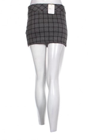 Пола Bsk, Размер S, Цвят Многоцветен, Цена 2,55 €