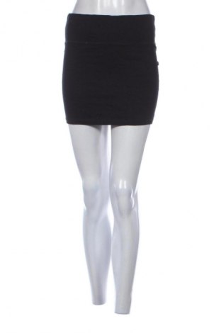 Пола Clockhouse, Размер M, Цвят Черен, Цена 2,04 €