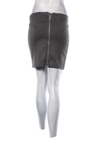 Пола Cubus, Размер S, Цвят Сив, Цена 2,04 €