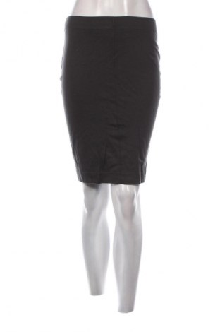 Пола Daphne, Размер M, Цвят Сив, Цена 3,57 €