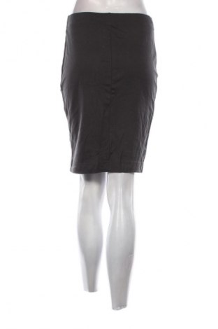 Пола Daphne, Размер M, Цвят Сив, Цена 3,57 €