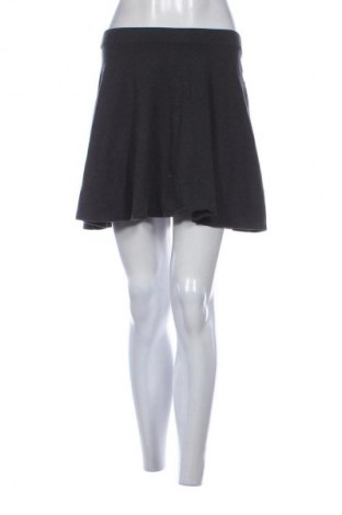 Пола Forever 21, Размер L, Цвят Сив, Цена 2,04 €