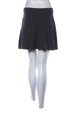 Пола Forever 21, Размер L, Цвят Сив, Цена 2,04 €