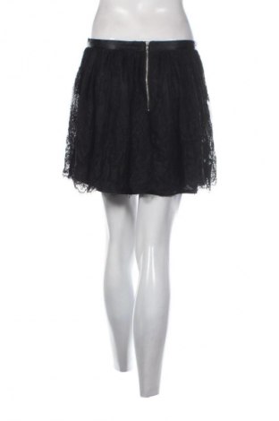 Пола H&M Divided, Размер M, Цвят Черен, Цена 2,04 €