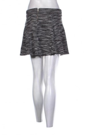 Пола H&M Divided, Размер S, Цвят Многоцветен, Цена 2,04 €