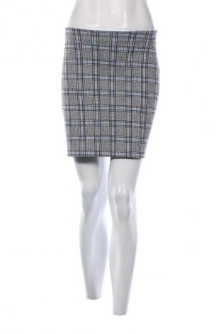 Пола H&M Divided, Размер S, Цвят Многоцветен, Цена 2,04 €