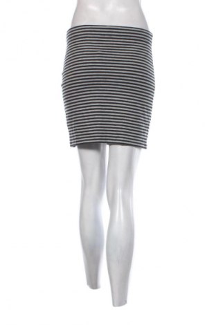 Пола H&M Divided, Размер M, Цвят Многоцветен, Цена 2,04 €