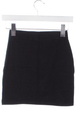 Пола H&M Divided, Размер XS, Цвят Черен, Цена 2,04 €