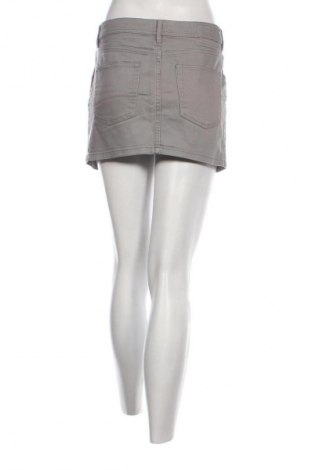 Пола H&M Divided, Размер M, Цвят Сив, Цена 2,04 €