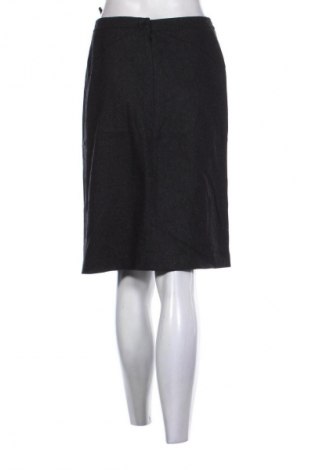 Пола Olsen, Размер S, Цвят Черен, Цена 2,55 €