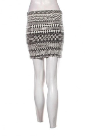 Пола Pimkie, Размер M, Цвят Многоцветен, Цена 2,04 €