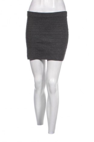 Пола Promod, Размер S, Цвят Сив, Цена 3,57 €