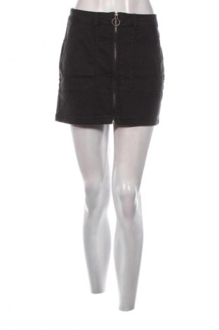 Пола Pull&Bear, Размер S, Цвят Черен, Цена 2,55 €