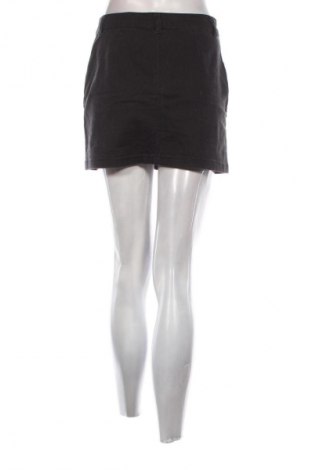 Пола Pull&Bear, Размер S, Цвят Черен, Цена 2,55 €