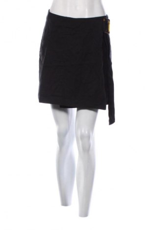 Пола Reserved, Размер S, Цвят Черен, Цена 2,04 €