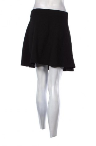 Пола SHEIN, Размер S, Цвят Черен, Цена 2,04 €