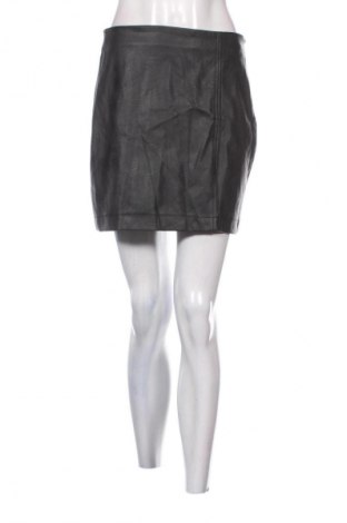 Пола Terranova, Размер M, Цвят Черен, Цена 2,04 €